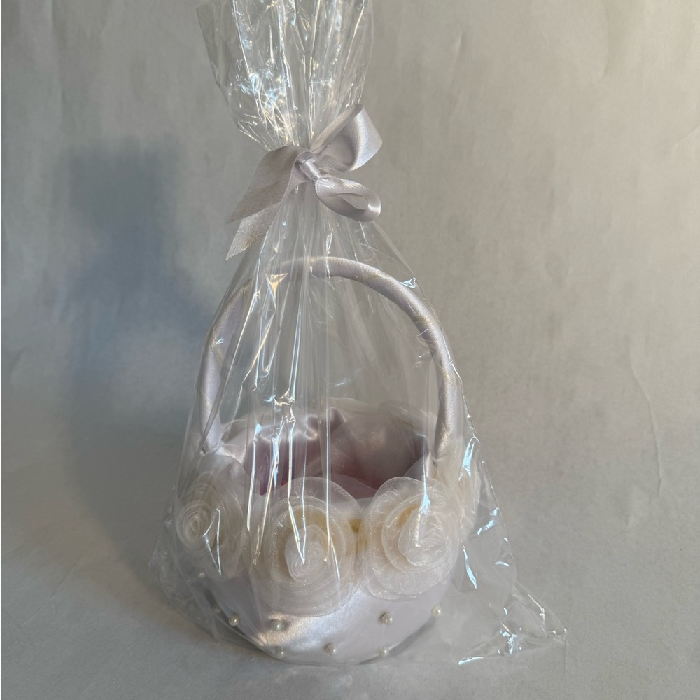 Elegant White Flower Girl Basket NWT